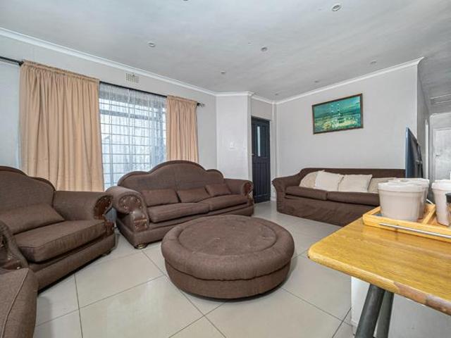 House for sale in Cape Town, Western Cape
