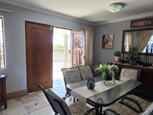 House for sale in Hartbeespoort Dam Nature Reserve, North West