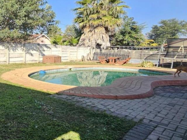 House for sale in Hartbeespoort Dam Nature Reserve, North West