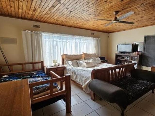 House for sale in Hartbeespoort Dam Nature Reserve, North West