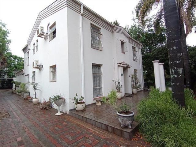 House for rent in Waterkloof, Gauteng