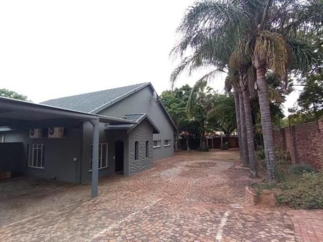 House for rent in Waterkloof, Gauteng