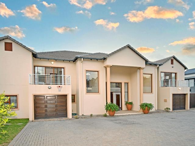 House for sale in Sandton, City of Johannesburg Metropolitan Municipality