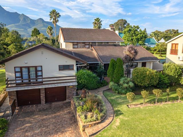 House for sale in Groot Brak Rivier, Western Cape