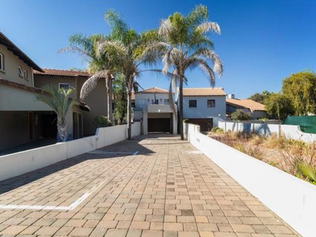 House for rent in North West