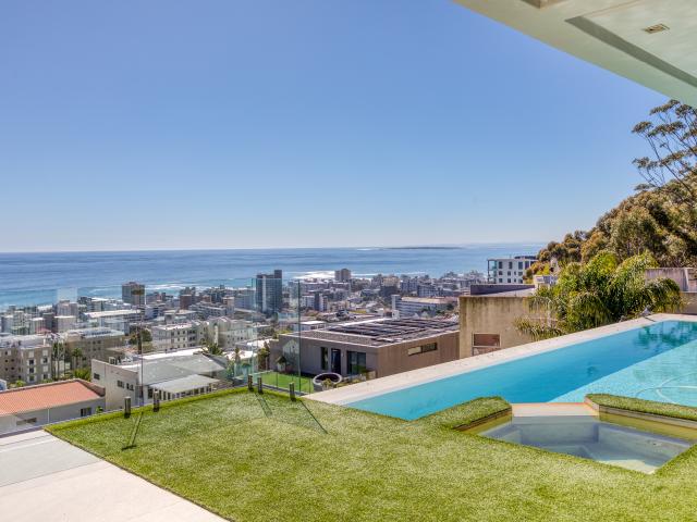 House for sale in Fresnaye, Cape Town