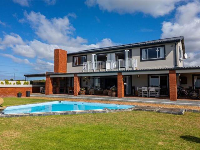 House for sale in Groot Brak Rivier, Western Cape