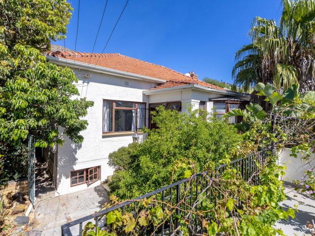 House for sale in Green Point, Cape Town