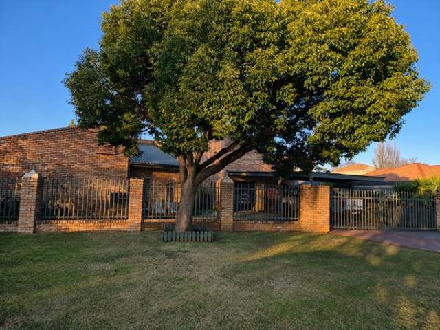 House for sale in Dr Kenneth Kaunda, North West