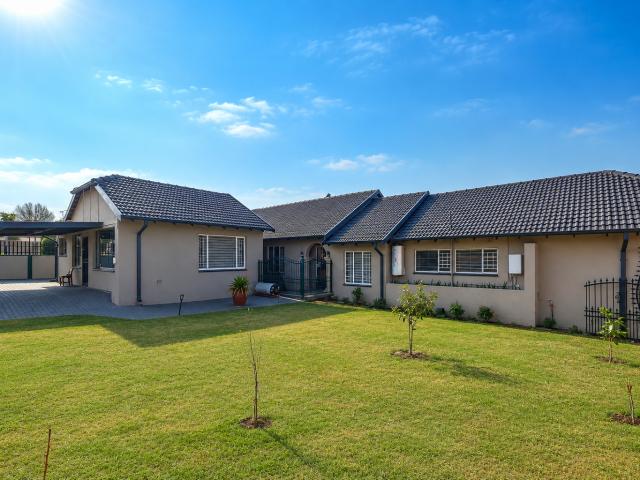 House for sale in Roodepoort, City of Johannesburg Metropolitan Municipality