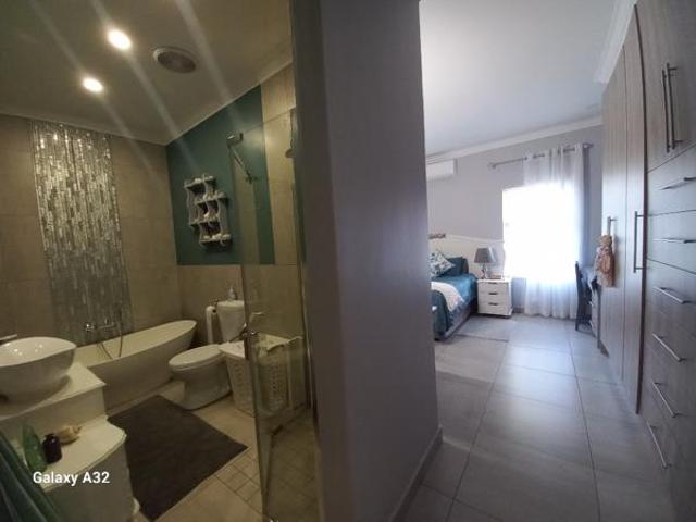 House for sale in Kgalagadi, Northern Cape