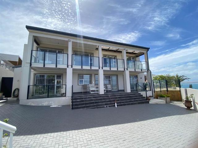 House for sale in Groot Brak Rivier, Western Cape