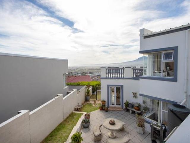 House for sale in Cape Town, Western Cape