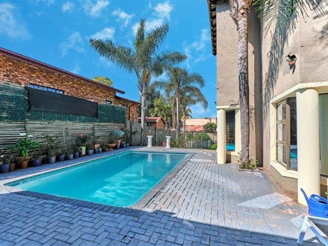 House for sale in Johannesburg, North & Sandton