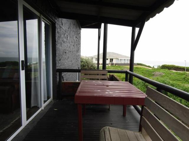 House for sale in Oyster Bay, Kouga Local Municipality