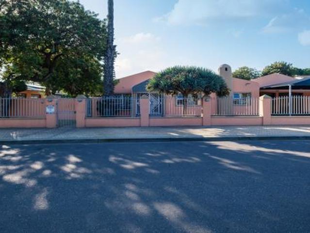 House for sale in Cape Town, Western Cape