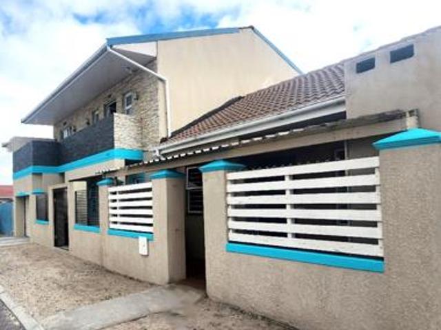 House for sale in Cape Town, Western Cape