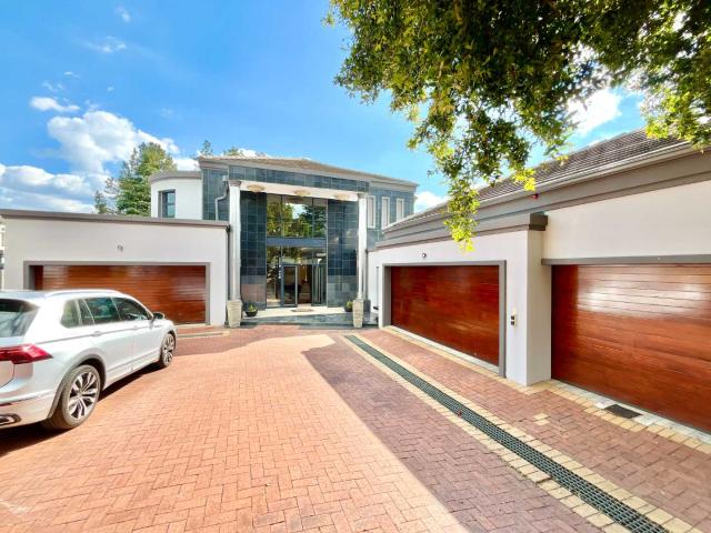 House for sale in Sandton, City of Johannesburg Metropolitan Municipality