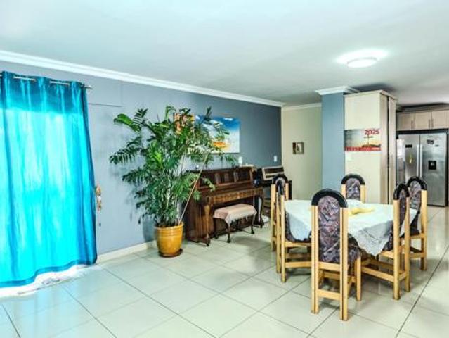 House for sale in Cape Town, Western Cape