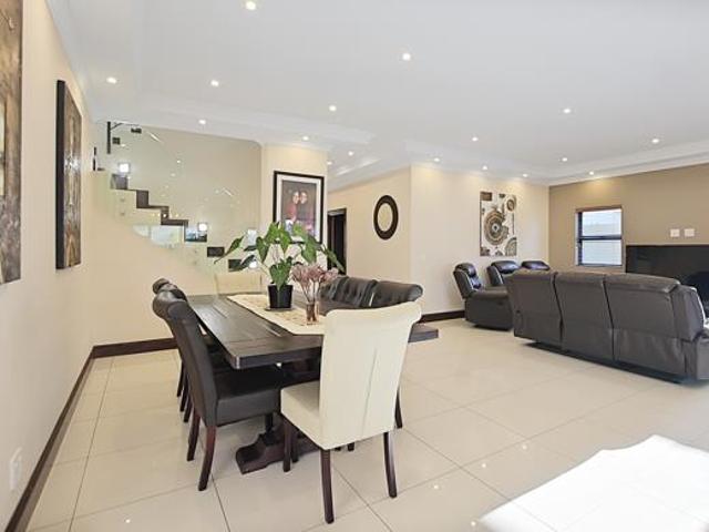 House for sale in Cape Town, Western Cape