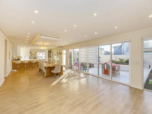 House for sale in Cape Town, Western Cape