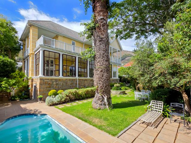 House for sale in Sea Point, Cape Town