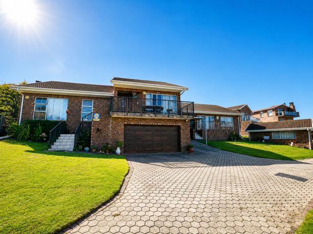 House for sale in Groot Brak Rivier, Western Cape