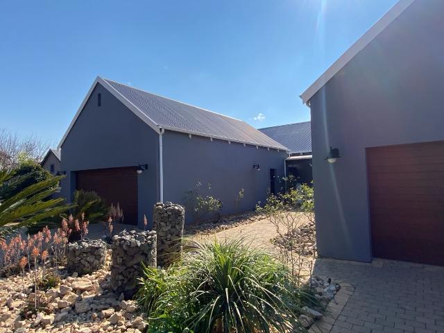 House for sale in Hartbeespoort Dam Nature Reserve