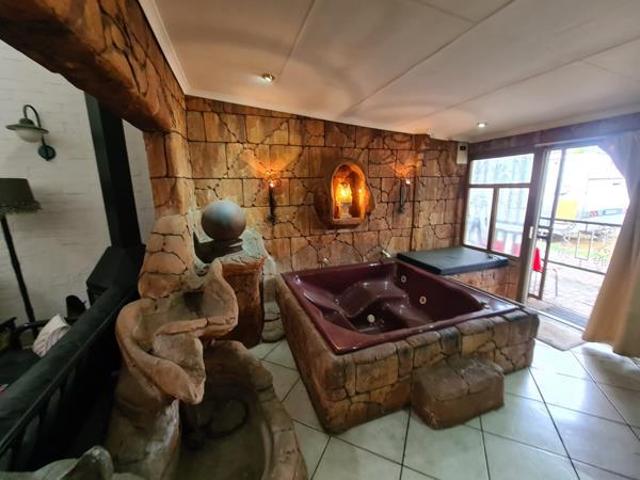 House for sale in Vanderbijlpark, Emfuleni Local Municipality