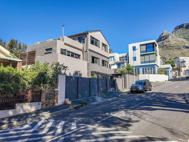 House for sale in Cape Town, Western Cape