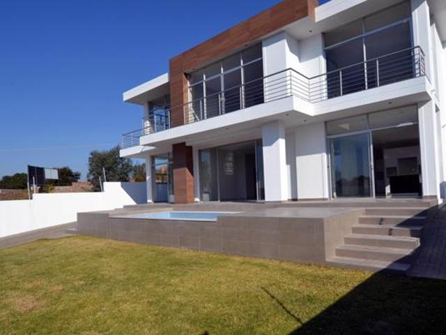 House for rent in Waterkloof, Gauteng