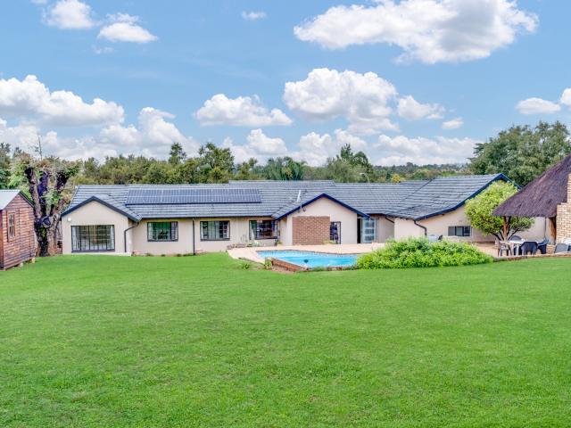 House for sale in Roodepoort, City of Johannesburg Metropolitan Municipality