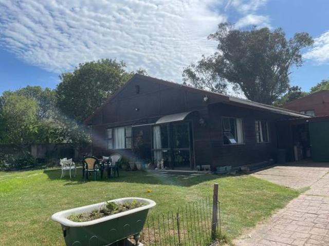 House for sale in Bushmans River Mouth, Eastern Cape