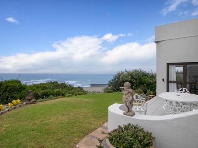 House for sale in Bushmans River Mouth, Eastern Cape