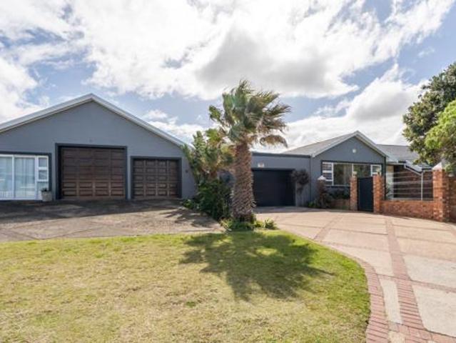 House for sale in Bushmans River Mouth, Eastern Cape