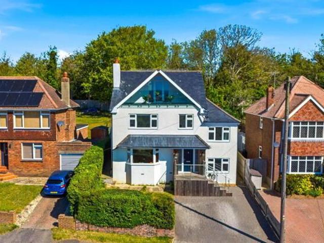 House for sale in Fishersgate, West Sussex