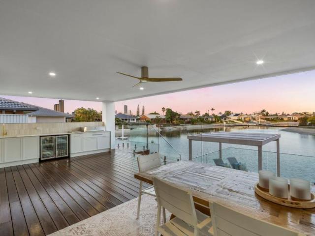 House for sale in Mermaid Waters, Gold Coast City
