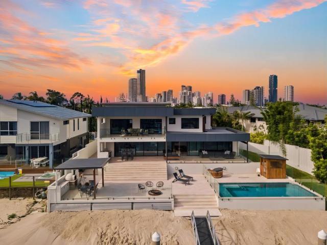 House for sale in Mermaid Waters, Gold Coast City