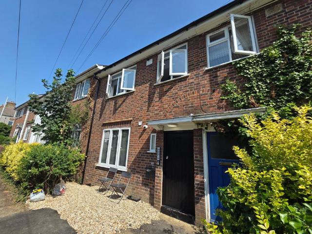 House for rent in Furzedown, Greater London