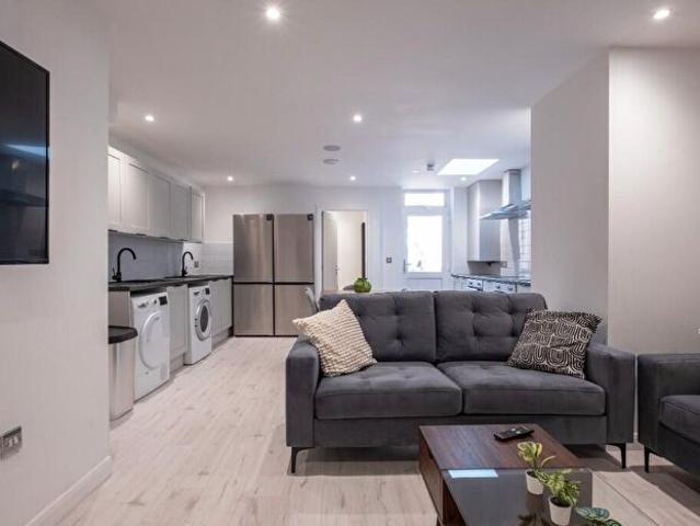 Apartment for rent in Mount Pleasant, Swansea