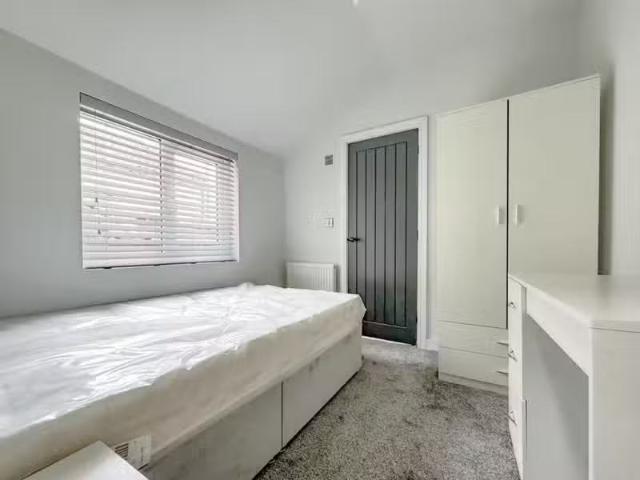 House for rent in Kingswood