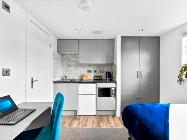 Room for sale in Hampton Green, Cambridgeshire