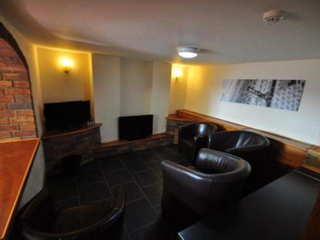 Room for rent in Nangreaves, Wales