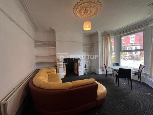 Room for rent in Beckett Park, Headingley