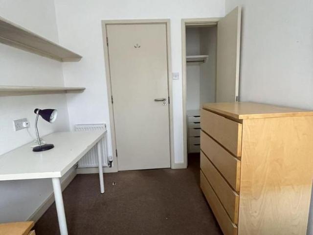 Room for rent in Plasnewydd, Falcon Lodge