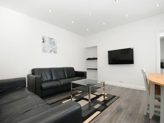 Room for rent in Greenbank, Mount Wise