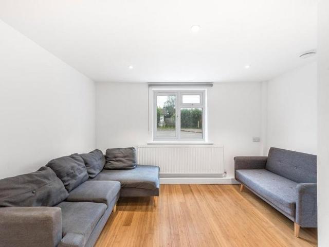 Room for rent in Wrecclesham, Waverley