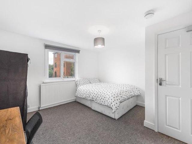 Room for rent in Wrecclesham, Fole