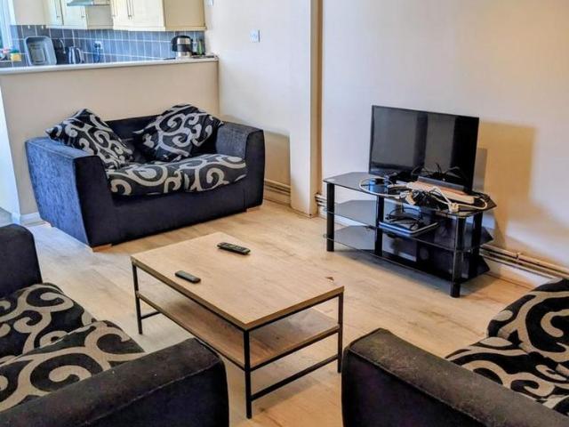 Room for rent in Hales Place, Canterbury