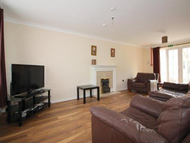 Room for rent in Elmfield, Leicestershire